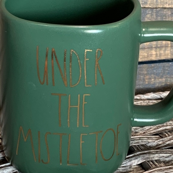 🌟2/$20 item (mix & match)🌟 Rae Dunn under the mistletoe mug - Picture 1 of 2